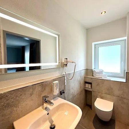 Schwarzes Ross فندق *