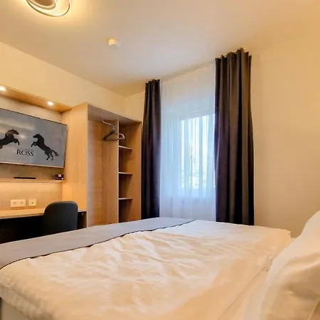 Schwarzes Ross Hotel *